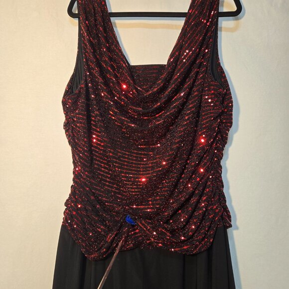R&M Richards Holidays Season Black/Red Sequined Metallic Jumpsuit Plus Size 22W. - Picture 6 of 17